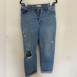 ABERCROMBIE CURVE LOVE DAD JEAN RIPPED KNEE SIZE 28